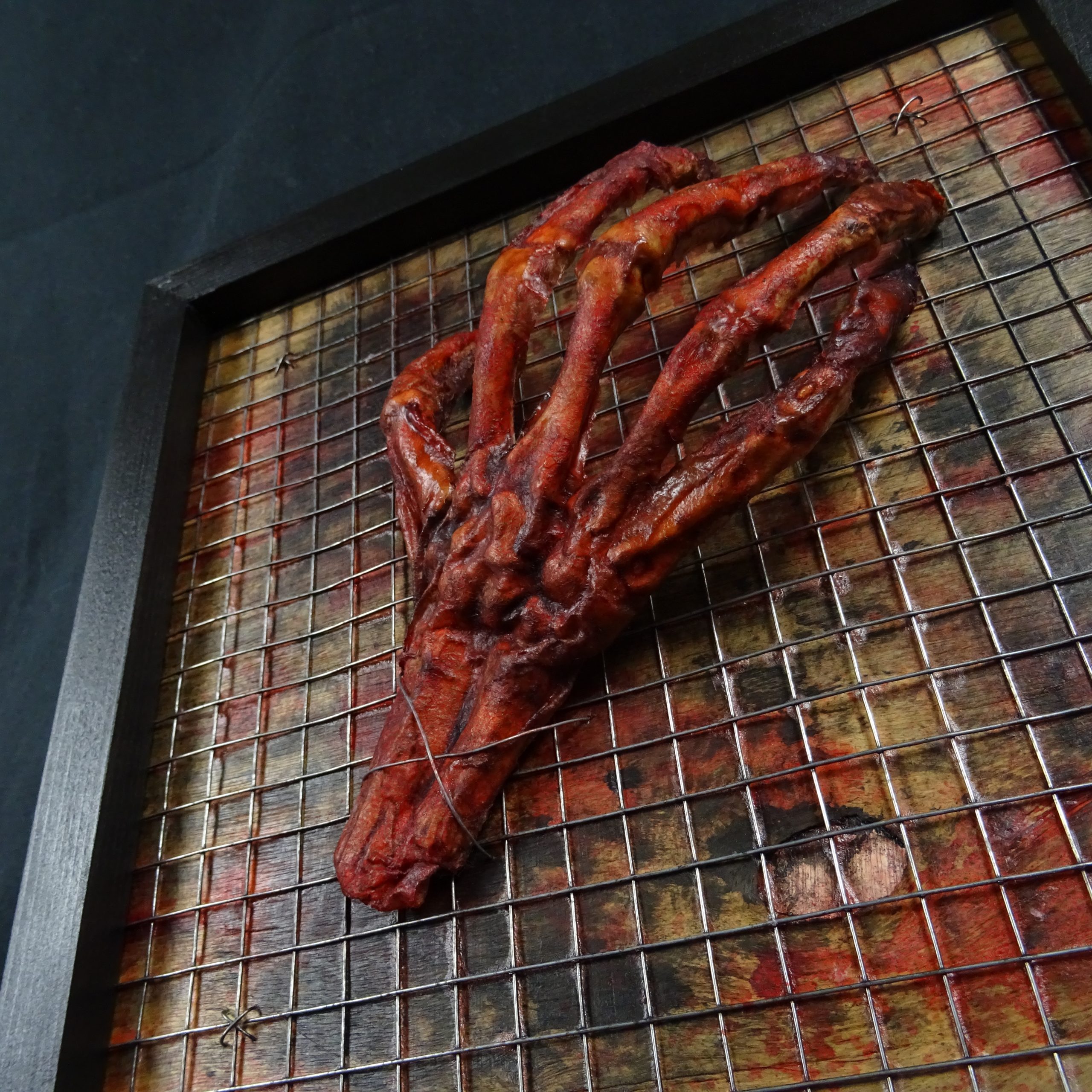 Realistic Severed Hand Display - Image 5